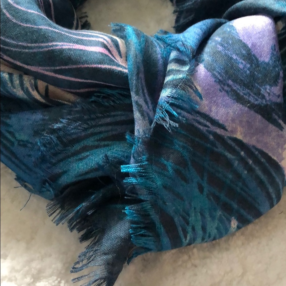 Scarf - Picture 5 of 10